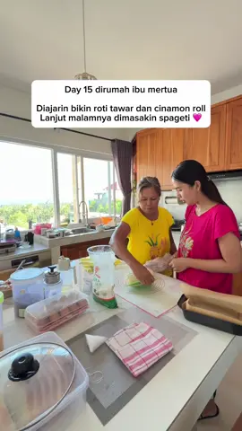 Diajarin ngebaking sama ibu mertua 😍 Btw yang mau resepnya ada di akun ibu mertuaku ya Nama akun fb nya Wiwin Ford 🩷 #fypppppppppppppppppppppppppppppppppppppppppppppppppppppppppppppppppppppp #minivlogwidiya #masakansimple #adayinmylife