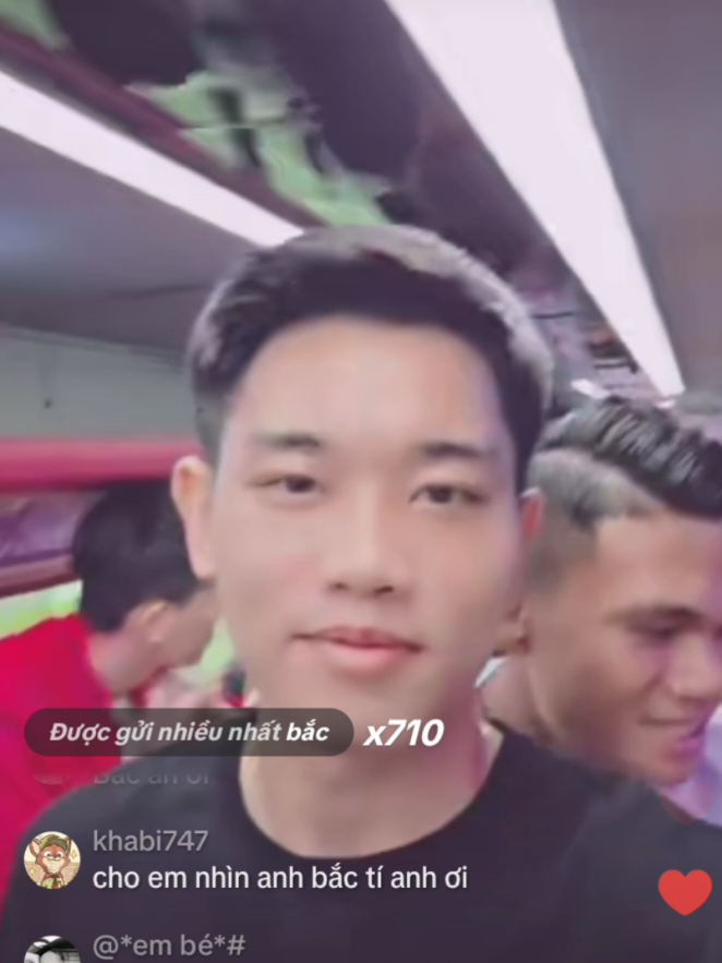 Ngồi canh đc Sếp lên live 🥰@Đình Bắc #nguyendinhbac #dinhbac #xuhuonggggggggggggggggg #viralvideo 