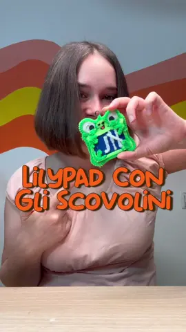 Lilypad è stata una vera sfida! 💚✨ Con l'uscita del nuovo Toy Story non potevo non provare a ricreare la nuova protagonista… e questo è il risultato! 🧸 💚 Materiali utilizzati: • Scovolini • Cartoncino • Colla a caldo • Feltro Quale personaggio di Toy Story dovrei provare a realizzare la prossima volta? @Disney+ IT @Disney Italia 