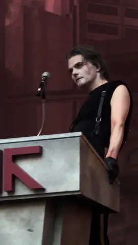 HELLOOOOOO #mychemicalromance #mcr #gerardway 
