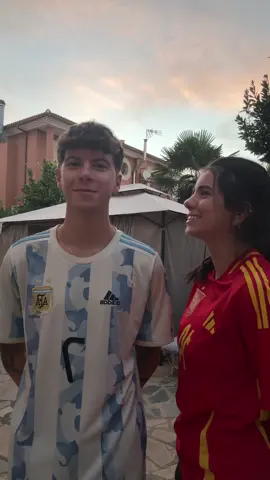 LA ROJA BAIIILA