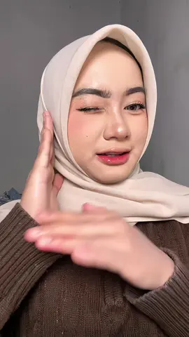 join the trend hihi😆#omgbeauty #lipcreamomg #lipcreamviral #ombrelips #transisimakeup 