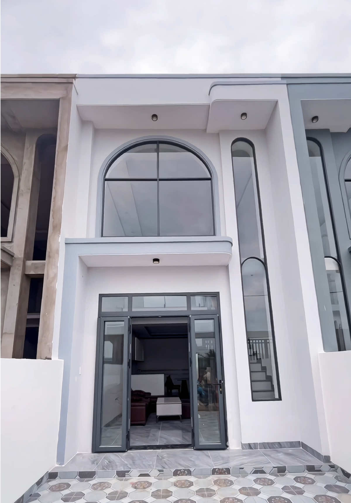 Trả trước 500tr nhận nhà giống clip. ngay gần cầu bạch đằng 2. Sổ riêng full thổ cư 125m2. Đường nhựa 6m có vỉa hè.   Giá trọn gói 1,770tỷ bao sang tên.không phát sinh chi phí.   Liên hệ : 03726️⃣7️⃣8️⃣9️⃣26   #nhadep #bds #tanuyenbinhduong61 #bannha #nhagiare 