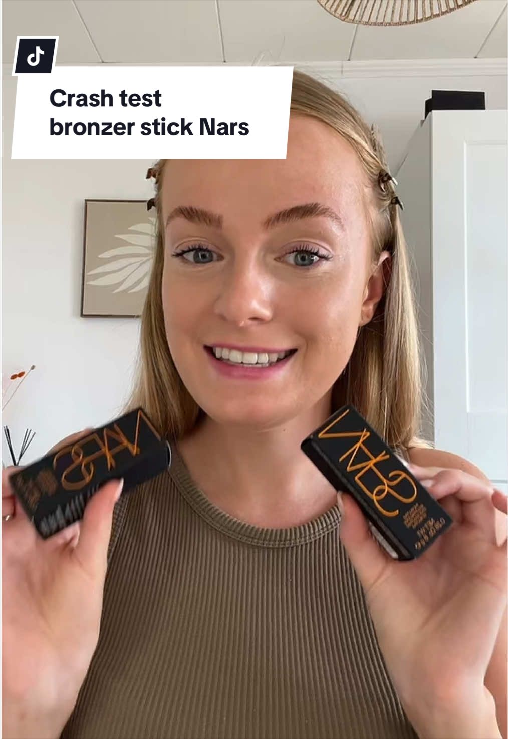 Trop contente de l’arrivée des bronzer stick chez Nars on teste ça ensemble 🧡✨ #NARSFriendsWithBenefitsFR #TheSummerSculptCollection #makeup #crashtest #sephorafrance 