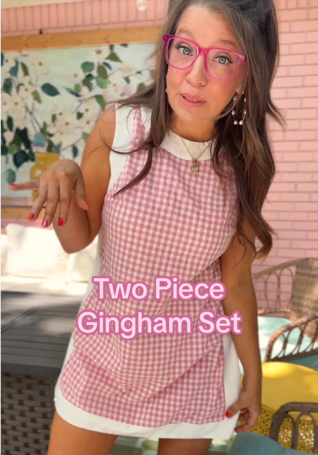 This gingham set is ABSOLUTELY adorable & sooooo comfy! I love this look for summer! #twopieceset #twopieceoutfit #ginghamoutfit #summeroutfits @SCUSTY 