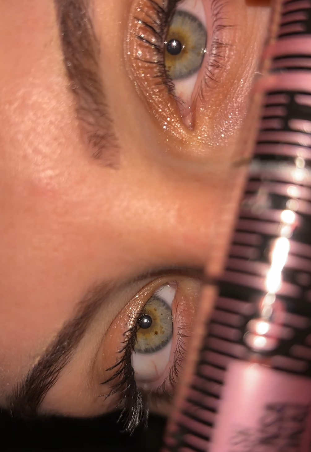 3 secondes pour tout enlever juste avec de l’eau tiède !!💦 . Mascara Skytube par @Maybelline France 🤭 . . #lorealistarfrskytubemaybelline #makeup #mascara #maybellinefrance  . . Collaboration Commerciale - Produit Offert @lorealistarfr 🫶🏽