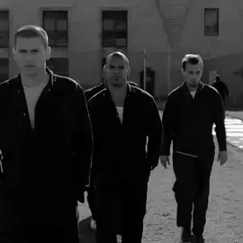 شيخ العالم يسموني! #michaelscofield #fyp #prisonbreak #viral #اغاني_عراقيه 