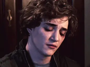I kinda love making lazy edits … #fyp #kylegallner #horror #men #gif 