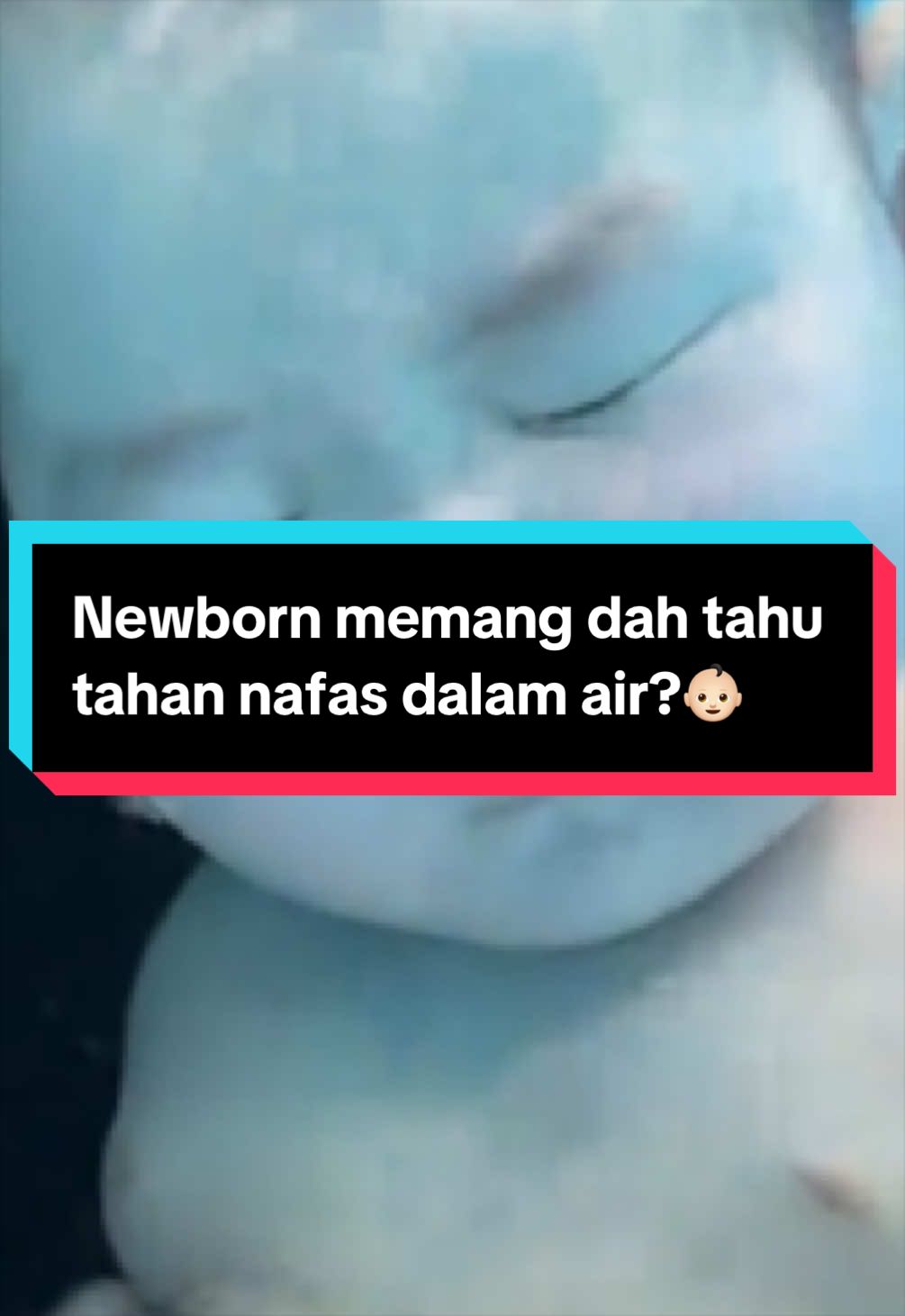 Newborn memang tahu je tahan nafas dalam air? Manenya belajar? Dlm perut ibu semasa mengandung ? Sila comment…. #holdbreath #newborn #swiming #newbornswimming #parentingtips 