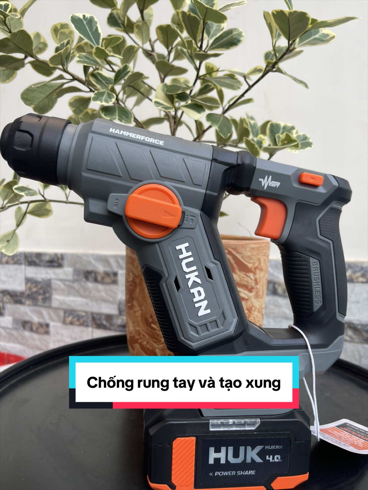Máy khoan bê tông mini gen2 Hukan có tạo xung và giảm chấn.  #maykhoanbetongmini #maykhoanducbetong #chuphuocdienco #tiktoklive #dienlanh 
