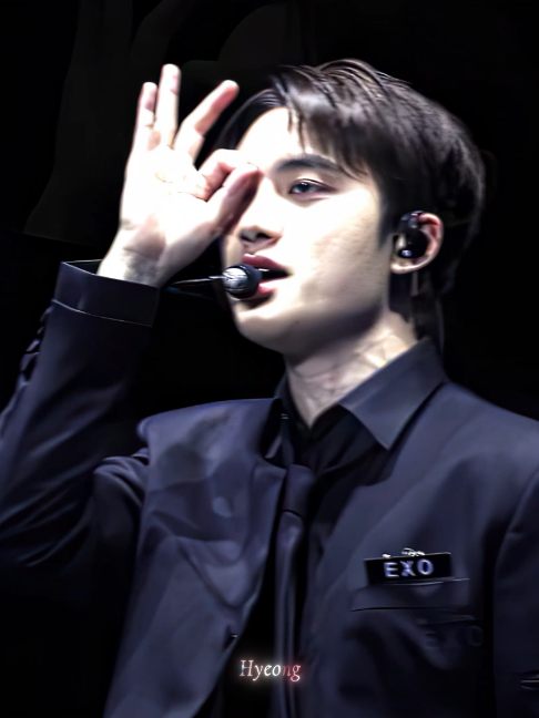 A slip can also serve as a transition #Dohkyungsoo #도경수 #디오 #kyungsooedit  ib:卡了
