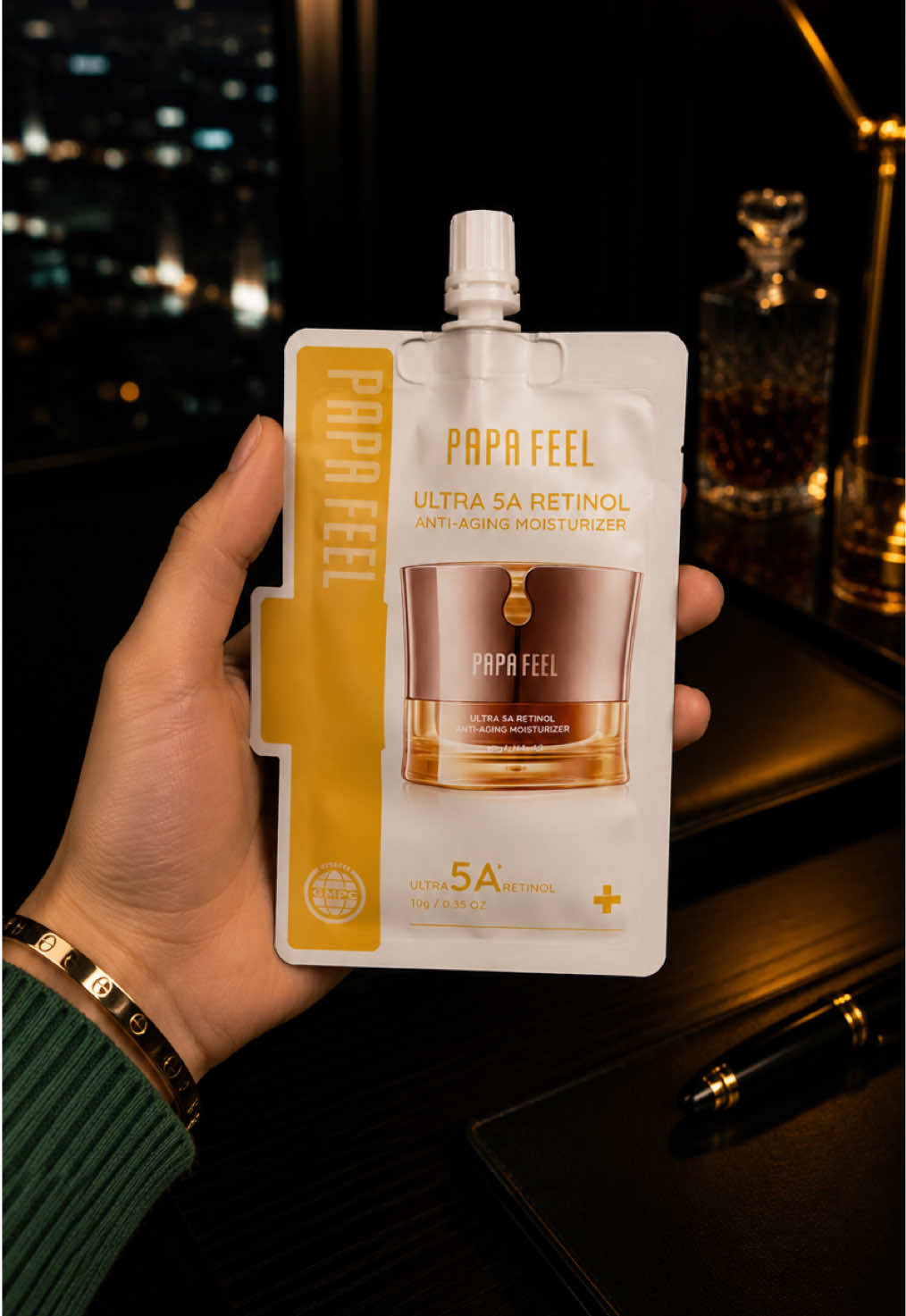 Papa Feel Ultra 5A Retinol Anti-Aging Moisturizer membantu melembapkan kulit sambil menjadikan kulit kelihatan lebih halus, anjal dan berseri untuk rutin penjagaan kulit yang lebih sempurna. ✨💛 #PapaFeel #5ARetinol #AntiAgingMoisturizer #RetinolSkincare #HealthyGlow