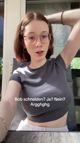 Ich hab auch ein paar KI Bilder generiert und da sah es echt gut aus, aber obs in echt so gut aussieht ist halt nochmal ne andere Sache arghhgghg ich weiß nicht😭 #helpagirlout #haare #haarveränderung #bob #redhead