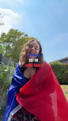 Le seul moment de l’année où j’aime regarder du foot 😅 (team rugby)  #worldcup #CDM #equipedefrance #football #allezlesbleus 