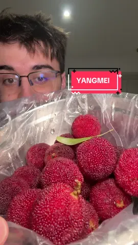 杨梅 is so delicious . fruit haul #yangmei #fruit #tastetest #mukbang #asmr