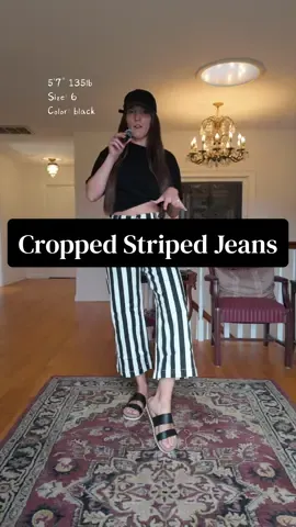 Give me all the colors of these cropped striped jeans 😍 #alternativefashion #stripedpants #jeans #elderemo #altoutfits 