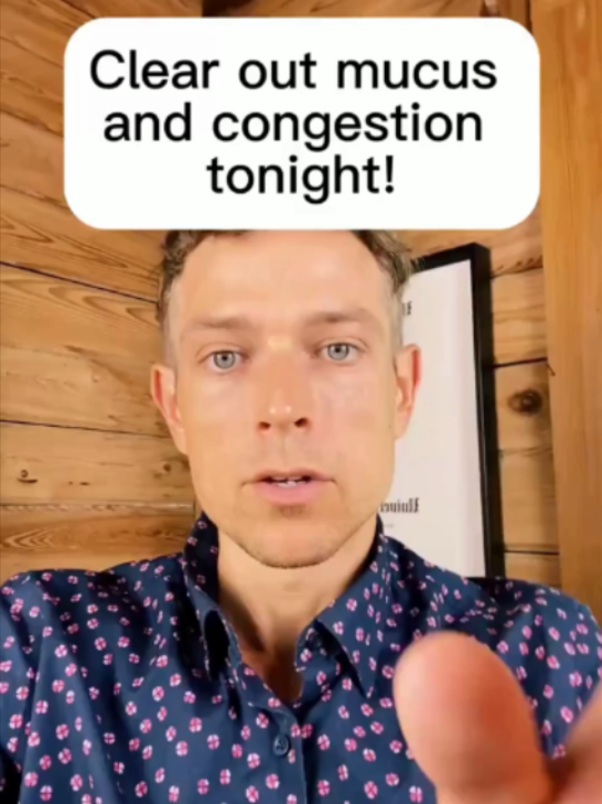 Clearing out mucus and congestion before you go to bed tonight can be as simple as a 3-step process. Go to our profile link or click the button on the screen to learn more about a personalized breathing plan. If nighttime congestion is making it harder to breathe, try this simple routine before bed. 👇 1️⃣ Gargle with warm salt water. Heat up some water, add a little salt, gargle, then spit it out. 2️⃣ Do a 