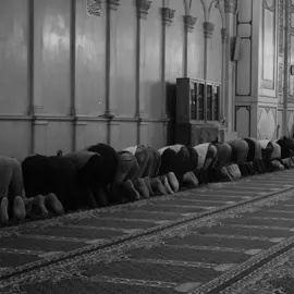 وَاسْتَمِعْ يَوْمَ يُنَادِ الْمُنَادِ مِن مَّكَانٍ قَرِيبٍ (41)  گوێ بگرە ئەو ڕۆژەی بانگکەرێک لە شوێنێکی نزیکەوە بانگ دەکات.  يَوْمَ يَسْمَعُونَ الصَّيْحَةَ بِالْحَقِّ ۚ ذَٰلِكَ يَوْمُ الْخُرُوجِ (42)  ئەو ڕۆژەی (خەڵکی) دەنگی هاوارێک (فووکردن بە سووردا) بەڕاستی دەبیستن، ئەوە ڕۆژی دەرچوونە (لە گۆڕەکان بۆ قیامەت).      إِنَّا نَحْنُ نُحْيِي وَنُمِيتُ وَإِلَيْنَا الْمَصِيرُ (43)  بەڕاستی ئێمە ژیان دەبەخشین و دەمرێنین، و گەڕانەوەی هەموو شتێک بۆ لای ئێمەیە.#fyp #fyppppppppppppppppppppppp #account #مامۆستاکامەران_کریم #اكسبلور 