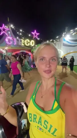 🇬🇧 first time going to a circus here in Brazil, I didn’t know until after that, having animals in a circus is prohibited due to previous accidents! the dance off at the end was to win R$300 🙈  🇧🇷 Foi a primeira vez que fui a um circo aqui no Brasil e só depois descobri que animais são proibidos em circos devido a acidentes anteriores! #circo #maceio #alagoas #gringa #brazil