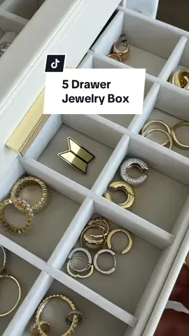 The upgrade your jewelry collection needed. 💍💎✨ #vlandojewelrybox #jewelryorganization #jewelrystorage #organization #jewelrybox 