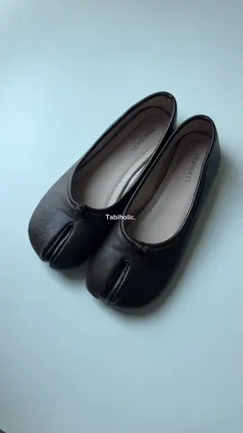 comfy tabi shoes🤎worth the hype💯 #tabishoes #flatshoes #flats #tabi #shoesrecommendation 