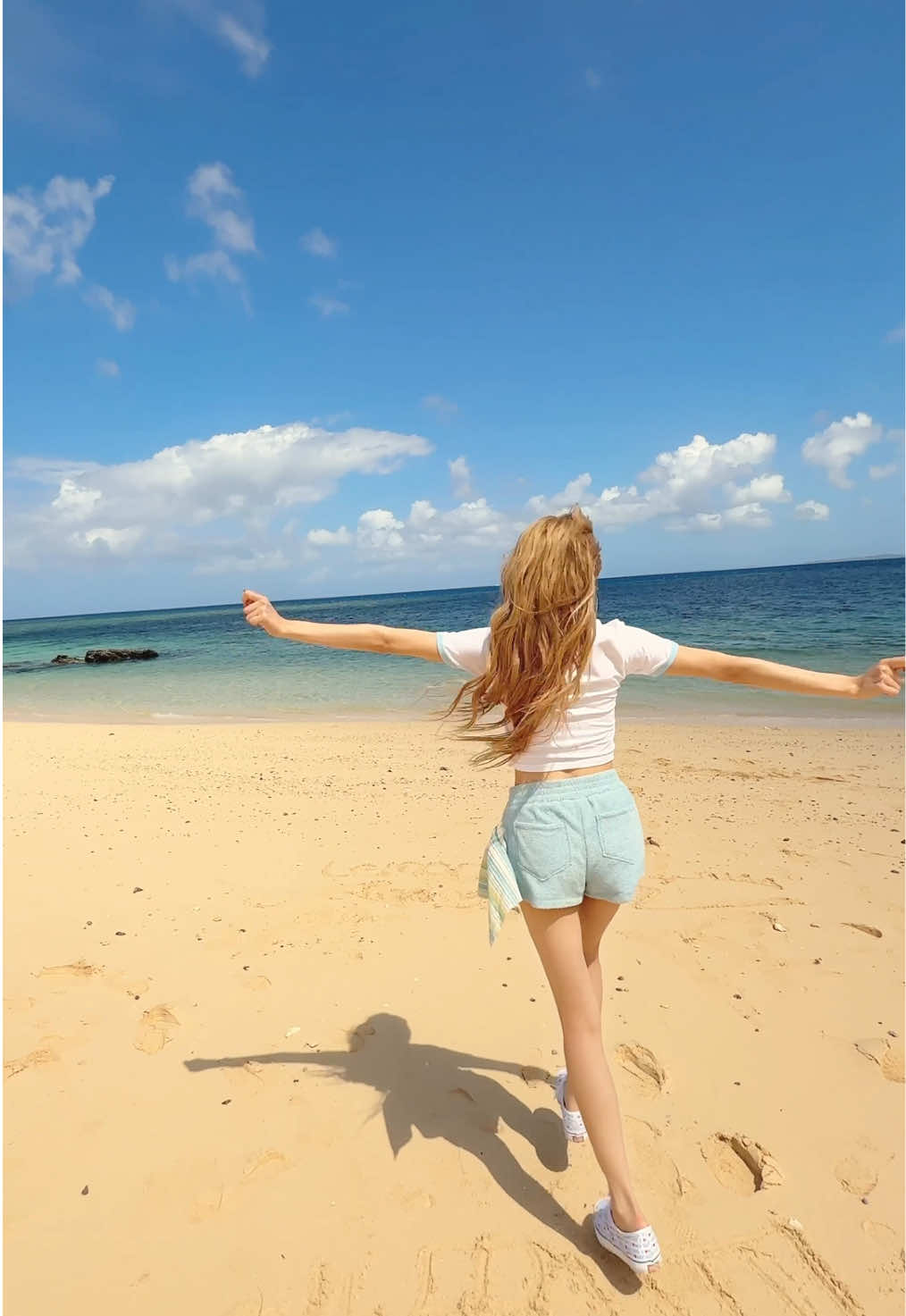 everytime i see the beach🌊🍭 #Hearts2Hearts #하츠투하츠 #H2H  #YUHA #유하