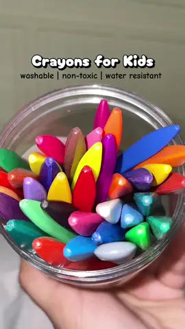 Toddler-Friendly Design: Features a thick, chunky triangular body that is easy for small hands to grip.  #plasticcrayon #nontoxiccrayonswashableforkids #crayonsfortoddlers #kidsfriendlycrayon #crayonforkids 