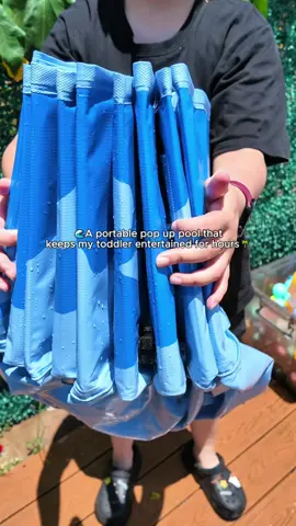 Build a swimming pool for the children in just 30 seconds🥳💦#babymusthaves #toddler #pool #swimmingpool #kids 