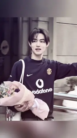 : nhưng sao e k buồn.. #seonghyeon 