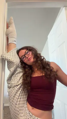 🪭❤️ #flexibility #90shair #flexibilitychallenge #forthegirls #outfitideas 