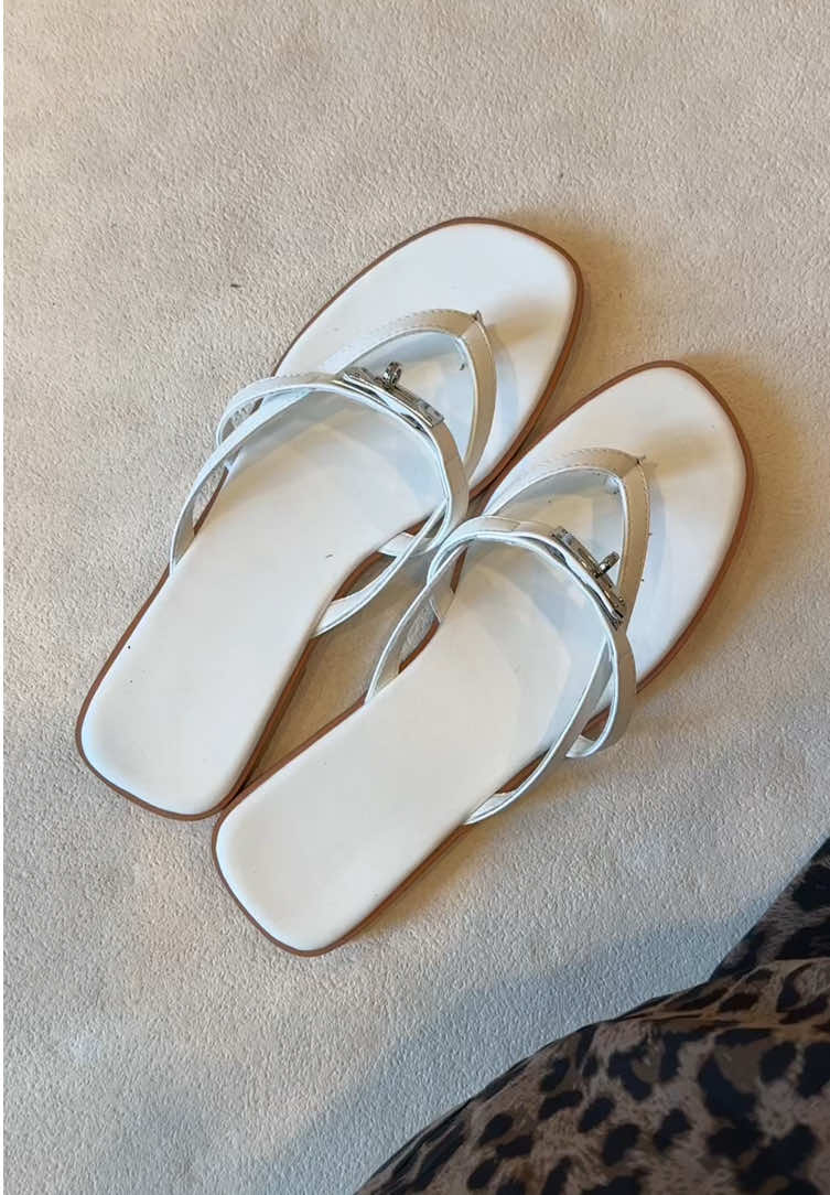 White thong flip flops #TikTokFashion #slippers #sandals #summersandals #fyp 