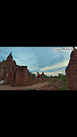 ပုဂံ  ..:အမိုး အပွင့်ဘုရာ