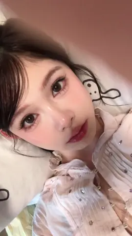 Makeup trên tàu điện ngầm #huongdan #bts #huongdantrangdiem #trangdiem #xuhuong 