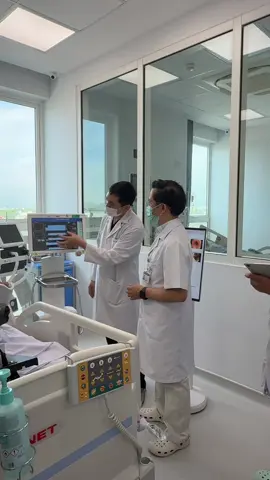 Khoa Hồi sức tích cực - Chống độc vinh dự được đón tiếp thầy PGS.TS Vũ Văn Giáp- Phó Giám đốc BV Bạch Mai xuống thăm và đi buồng cùng toàn thể nhân viên.🥰🏥#xuhuong #fyp 