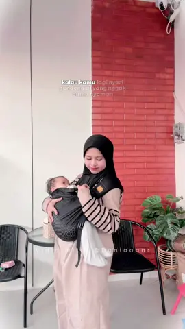 masyaAllah , ini saIah satu produk perlengkapan bayi yang gak nyeseI aku beIi karna kepakee dan nyaman bgt di anakkuuuw 🥹🫶🏻   #cuddleme #gendongangeos #cuddlemegeosfitair #gendonganbayi #gendonganmshape 
