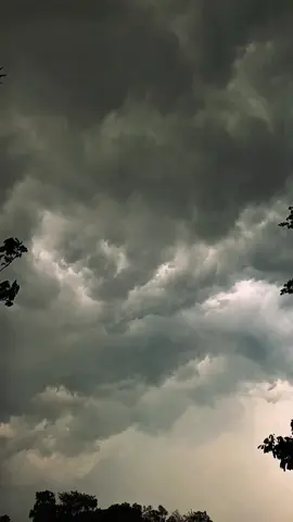 যাদের জন্য এতো ভাবনা ছিল, তারা কেউ আর সেই জায়গায় নেই। সময় শুধু মানুষ না- মনের ভরসাগুলোকেও বদলে দেয়🥹#foryou #foryoupage #fypシ #fypシ゚viral #viralvideo @TikTok Bangladesh 