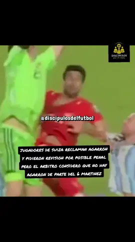 suiza pide revision por agarron en el area, pero no lo revisaron #mundial2026 #futbol #argentina #suiza #viral 