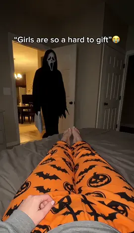 Share this with a horror movie lover 👀