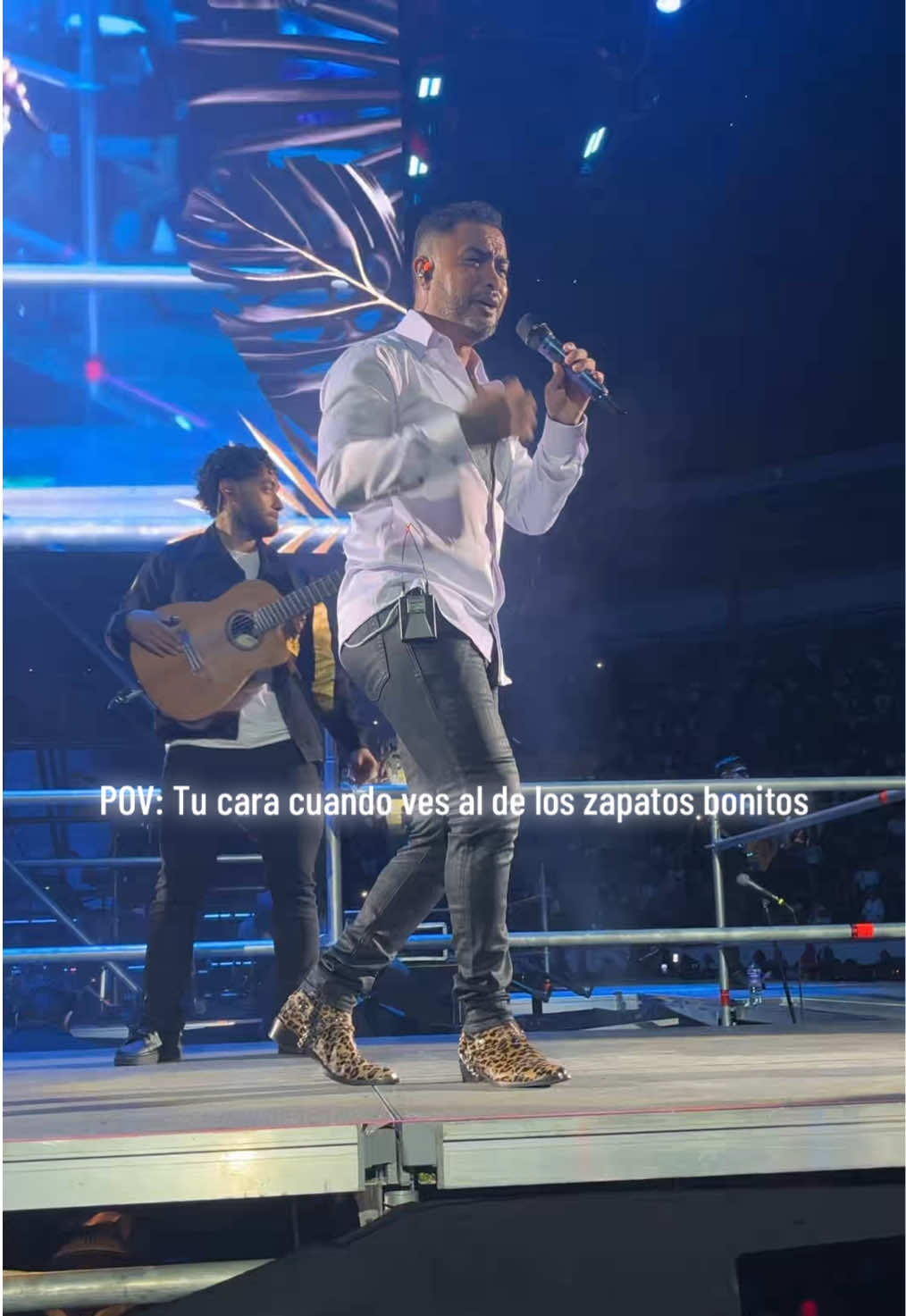 Dos pares de esos por favor… #humor #comedia 