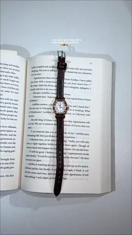 classy mini watch 🫶🏻 #retrowatch #watches #miniwatch #fyp #foryoupage 
