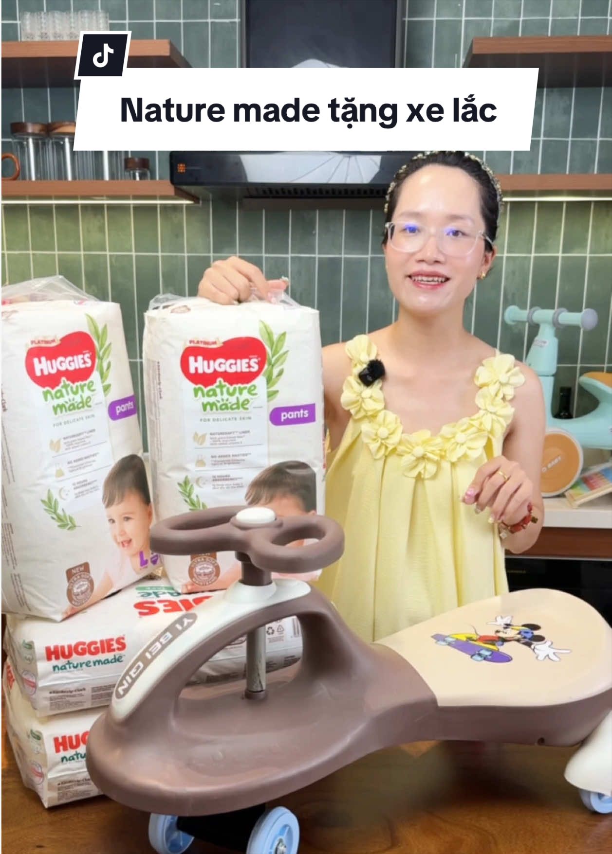 Huggies Nature Made có xe lắc cho bé đó Mom ơi #huggies #bim #bimhuggies #huggiesnaturemade #bimhuggiesnaturemade