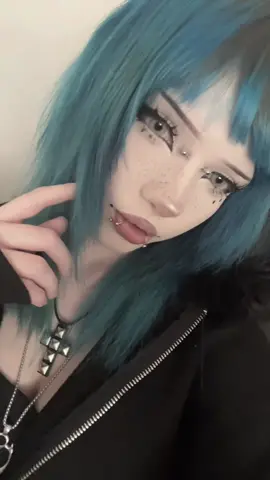 new contacts who dis #bluehair #alternative #eyevos @EYEVOS OFFICIAL 