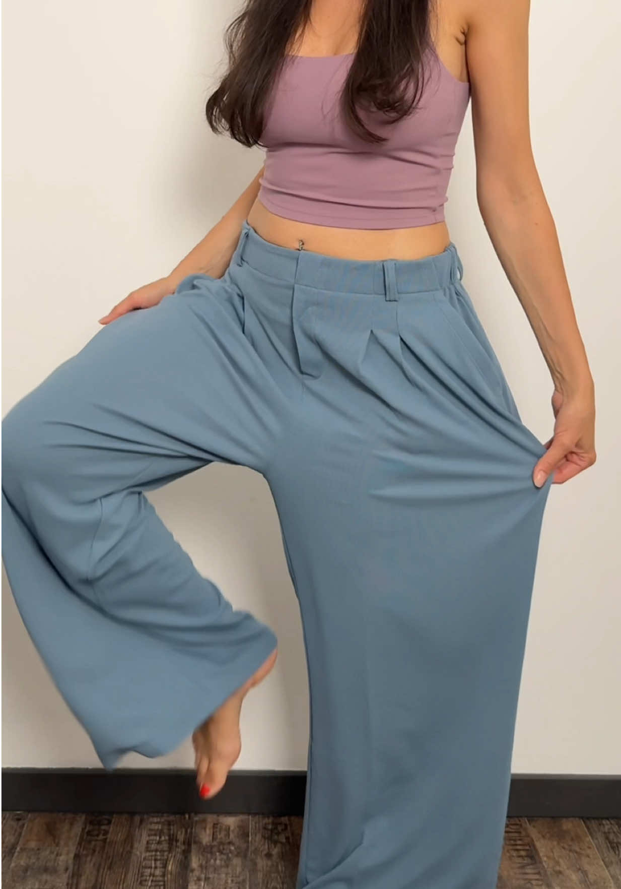 Es gibt bequem. Und dann gibt es diese Waffle Pants von @halara_de . So stretchy, unfassbar bequem und trotzdem elegant – ich will keine andere Hose mehr tragen! Anzeige  @halara_de @Halara Damenmode  #dealsfürdich #halarahose #halara_de #workpants #wafflepants 
