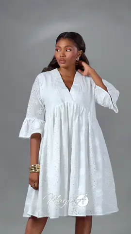 Robe 𝐍𝐢𝐭𝐚. 🤍 Une chic petite robe blanche en dentelle parfaite pour vos sorties en toute simplicité. #robeblanche #whitedress 