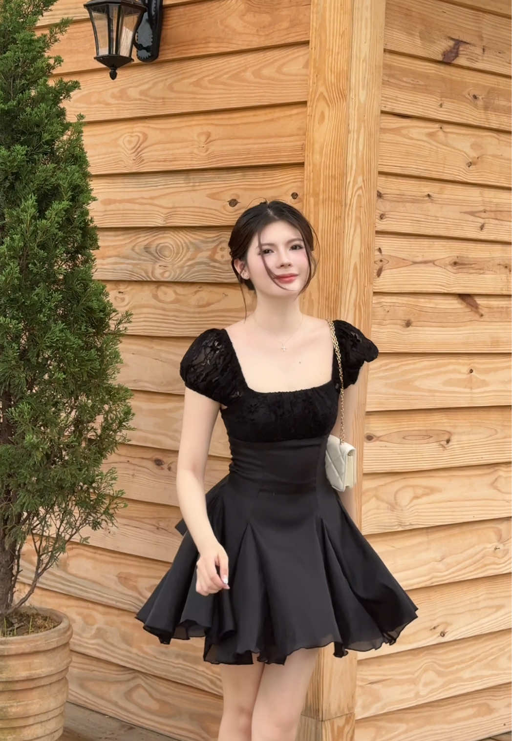 Màu đen mà trông vẫn dịu ☺️