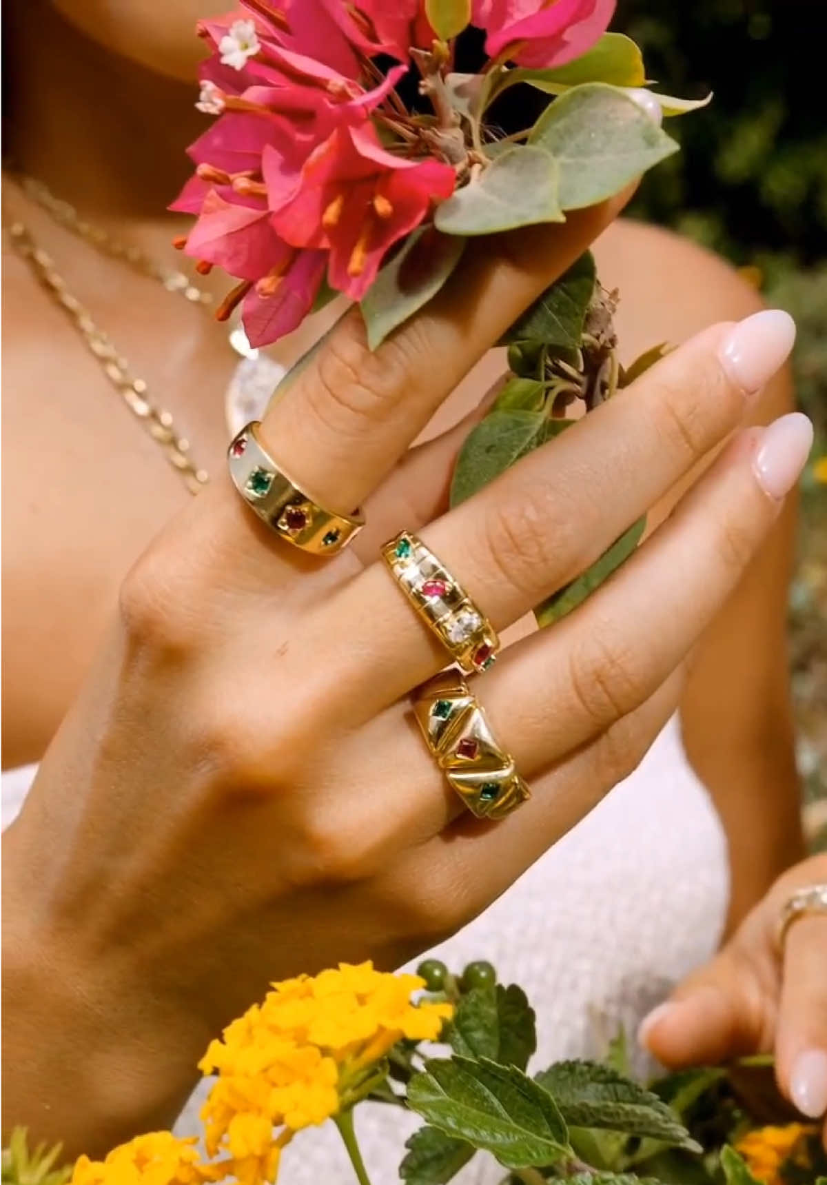 تألقي بألوان الصيف وبريق الأحجار الطبيعية مع أحدث تشكيلات إيجيبت جولد #ايجيبت_جولد #ذهب #مجوهرات