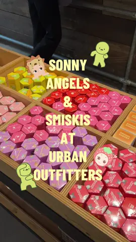 Ich habe Smiskis, Sonny Angels und andere Blindboxen bei @Urban Outfitters Europe gefunden 🩷😍 Folgt mir gern für mehr Unboxings, Blindboxen, Sonny Angels und Popmart 🌸🎊 #collectibles #sonnyangel #smiski #urbanoutfitters #blindboxen 