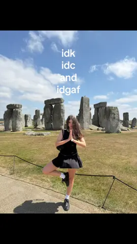 let that shi go, mate  #idgaf #stonehenge 