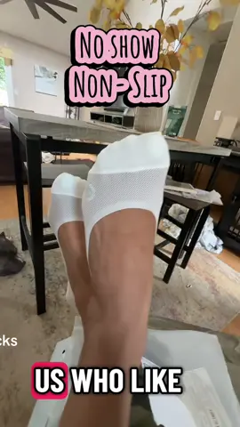 These are the perfect socks for back to school for teachers!!! #noshow #noshowsocks #lightweight #teacherapproved 