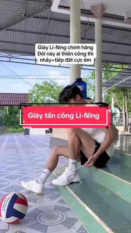 Mình hay tiếp đất 1 chân nhưng em giày này lo được hết #giaythethao #giaycaulong #phukienthethao 